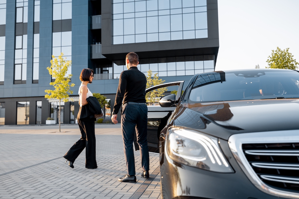airport transfers from Hetahrow to gatwick